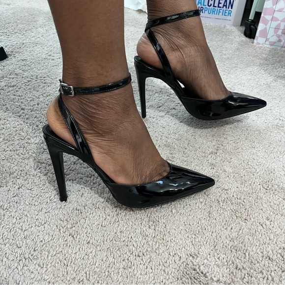 Steve Madden Black Patent Pointed Toe Heels - Picture 8 of 11
